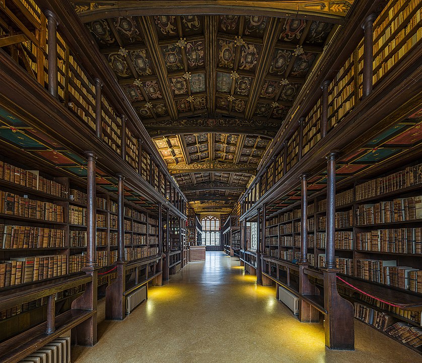 838px-Duke_Humfrey's_Library_Interior_2,_Bodleian_Library,_Oxford,_UK_-_Diliff